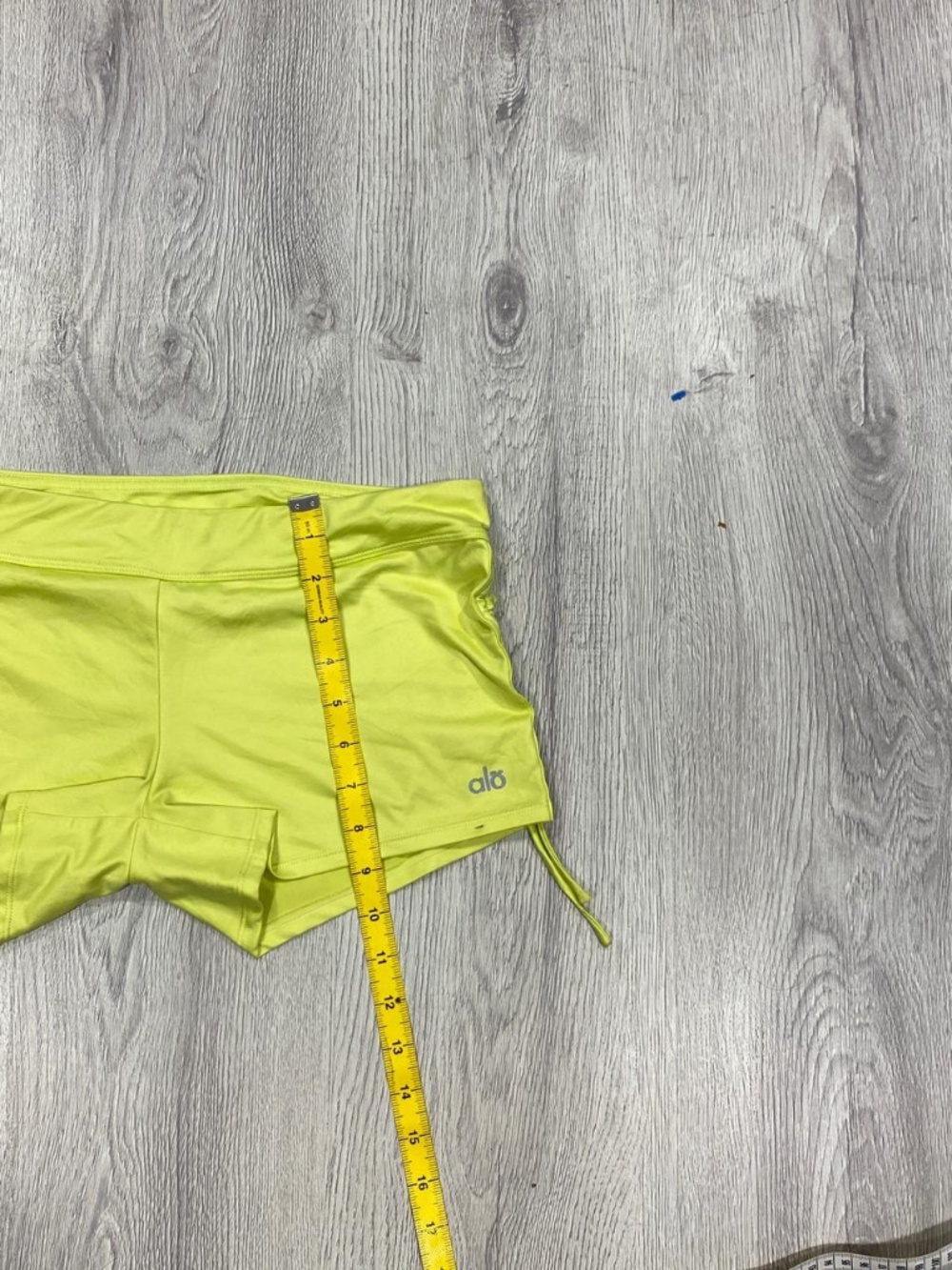 Alo Yoga Lime Green Ruched Side Drawstring Booty Shorts Size L - Picture 5 of 7